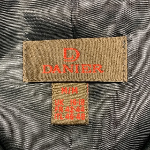 **HOST PICK** Danier Leather Jacket - Picture 10 of 14